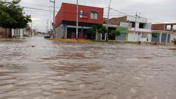Inundación en Veintiséis de Octubre. Juvecos octubrinas