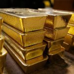 ¿Mendigo sentado en un banco de oro?