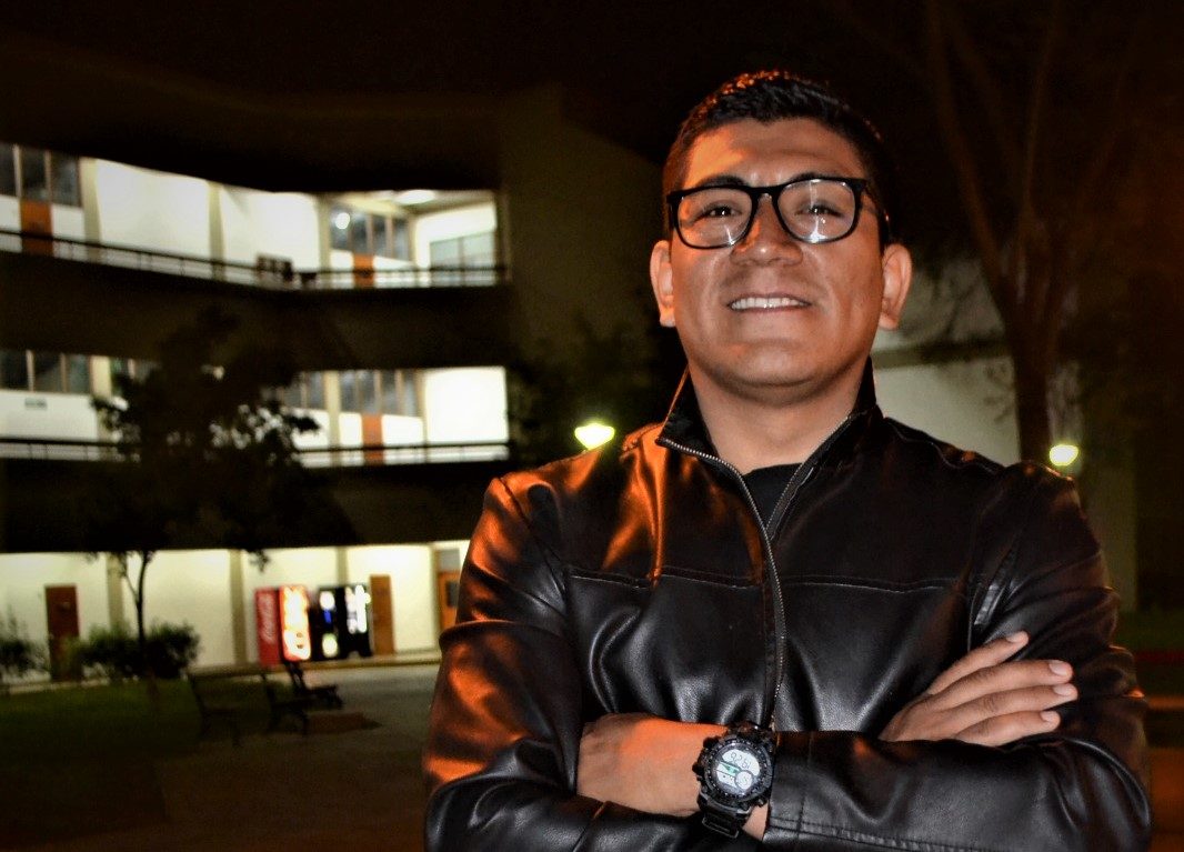 Profesor, Diego Flores Calle